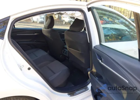 2025 Toyota Camry Le z USA, uszkodzony, nr VIN 4T1DAACK0SU565647